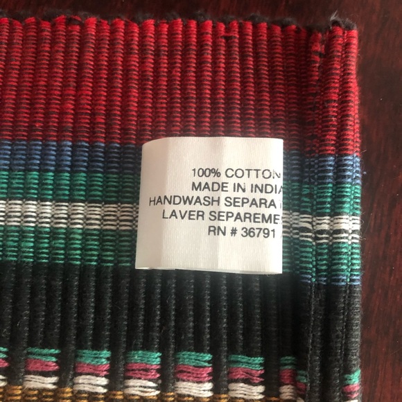 100% Woven Cotton Table Runner - Picture 4 of 4